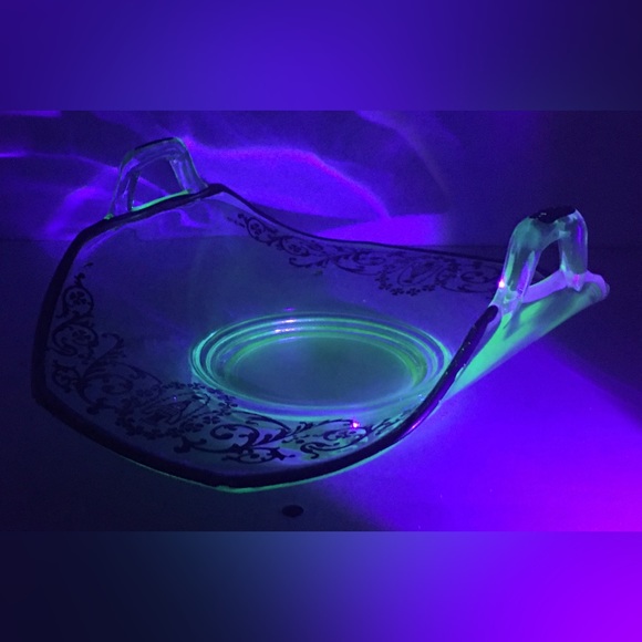 Vintage Handcrafted Teal Glass Bonbon Server - Picture 12 of 12